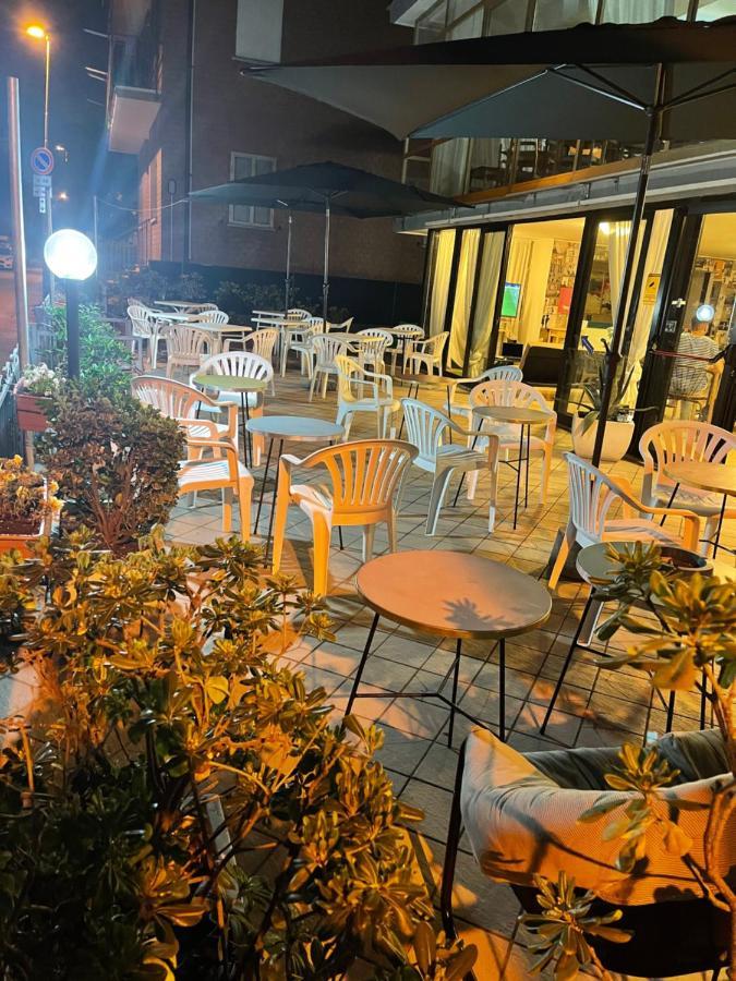 Hotel Orlov Rimini Luaran gambar