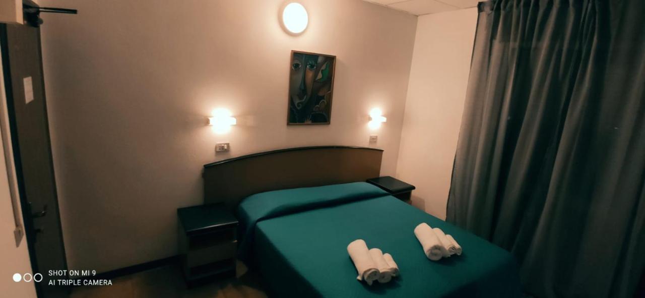 Hotel Orlov Rimini Luaran gambar