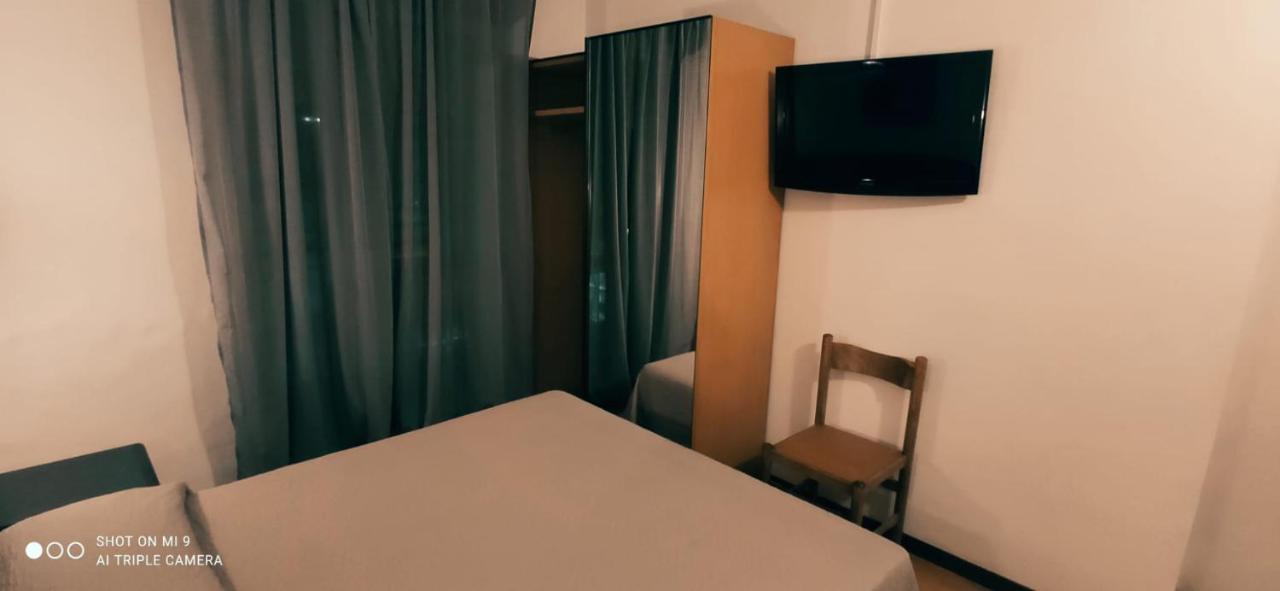 Hotel Orlov Rimini Luaran gambar