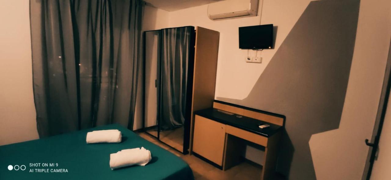 Hotel Orlov Rimini Luaran gambar