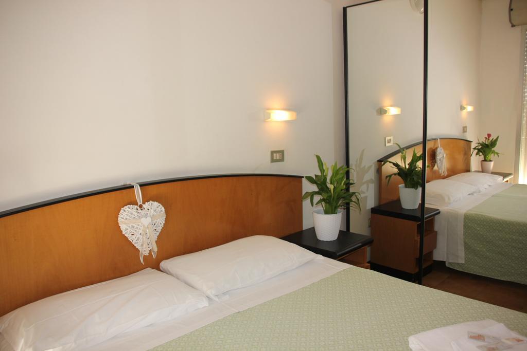 Hotel Orlov Rimini Luaran gambar