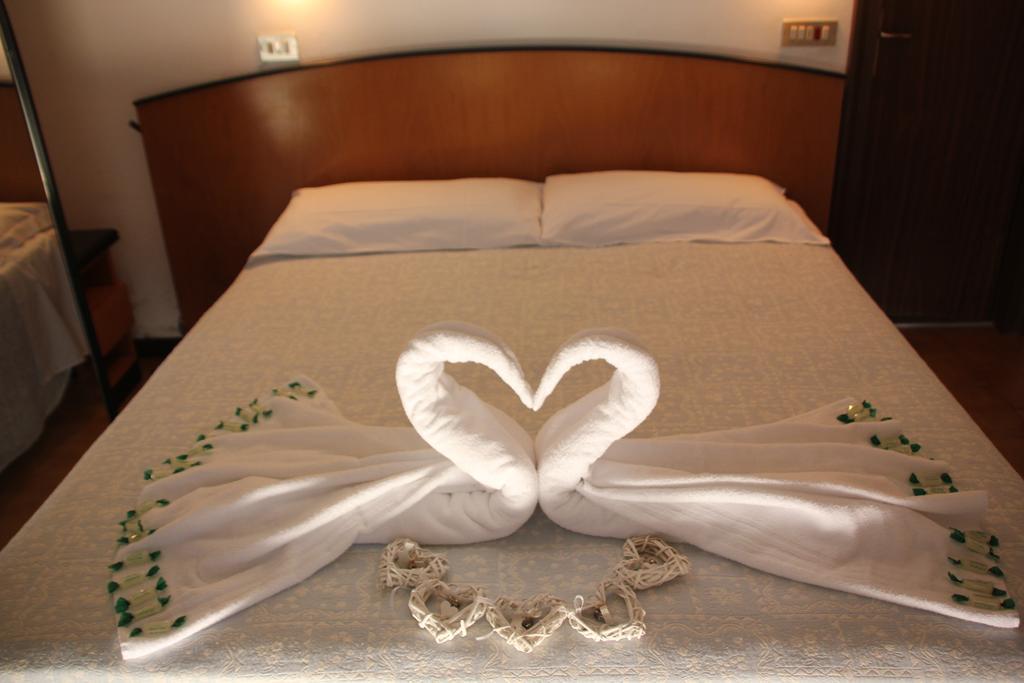 Hotel Orlov Rimini Luaran gambar