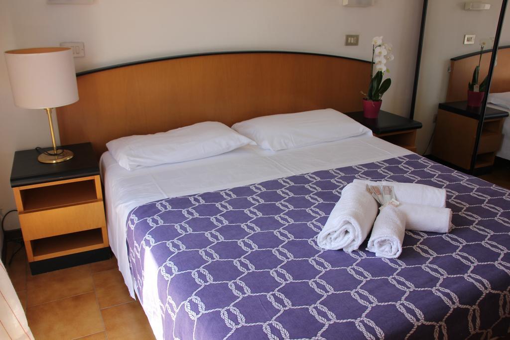 Hotel Orlov Rimini Luaran gambar
