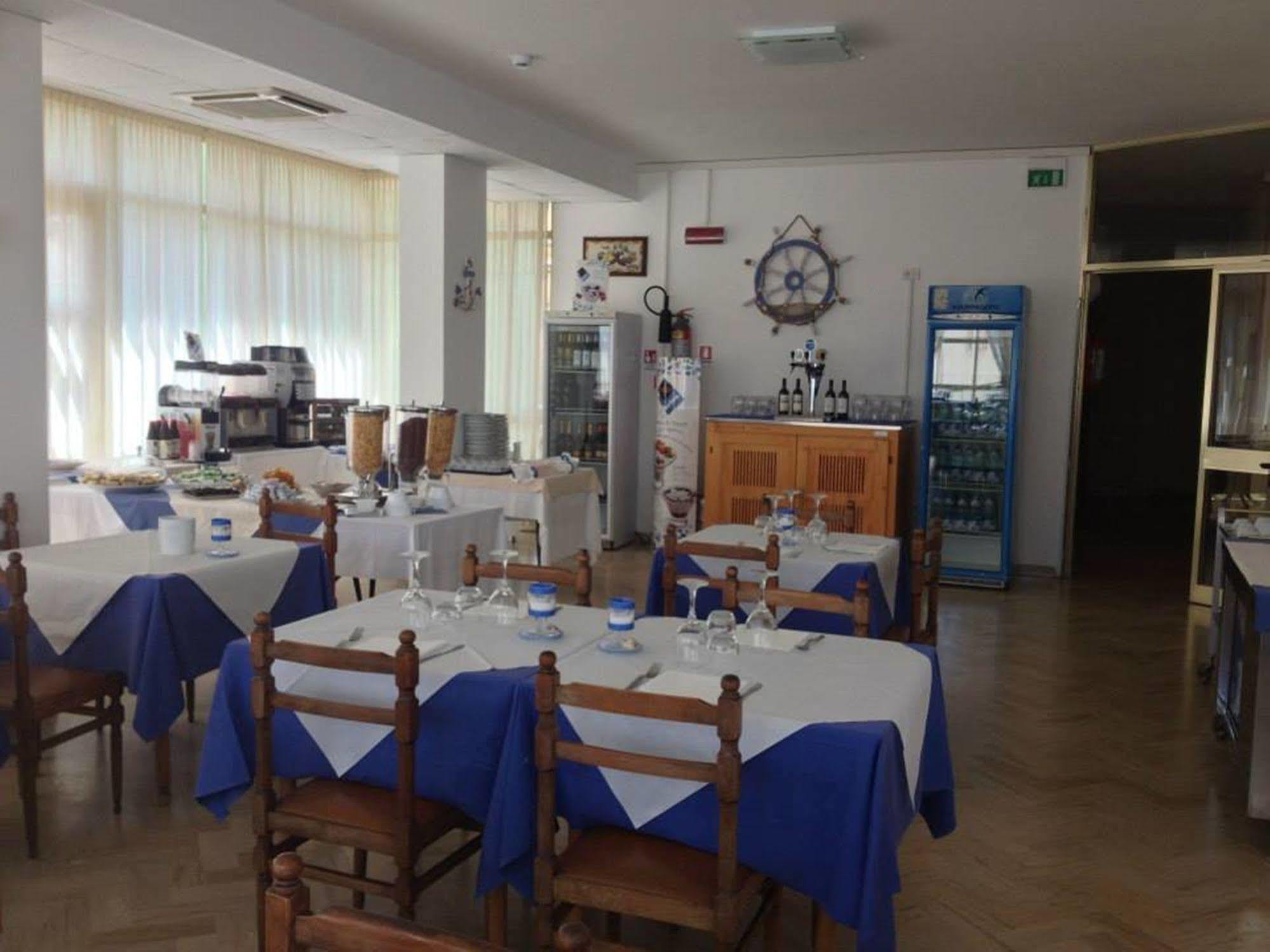 Hotel Orlov Rimini Luaran gambar